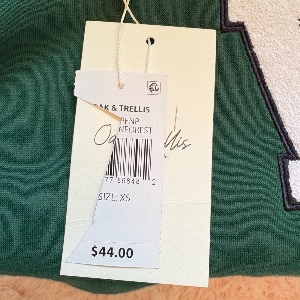 NWT Oak & Trellis Woman’s XS Green Oversized Long Sleeve Embroidered SweatShirt - Picture 9 of 11